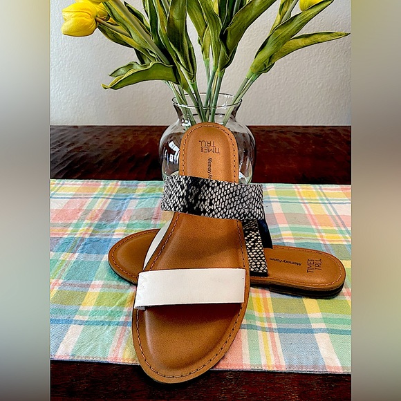 White and Snake Skin faux Sandals - Picture 1 of 4